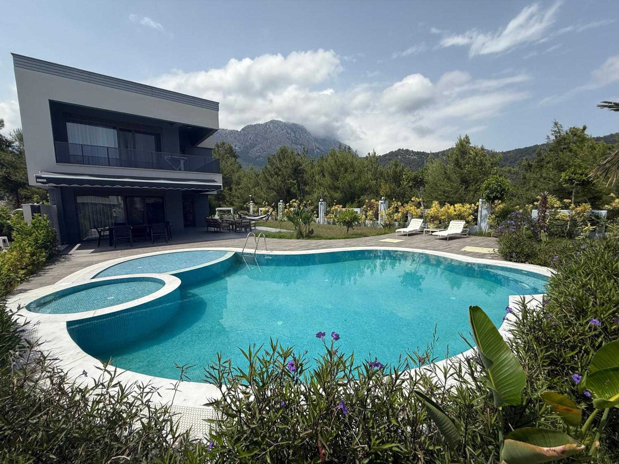 Canyon Goeynuek Kemer With Pool Antalya